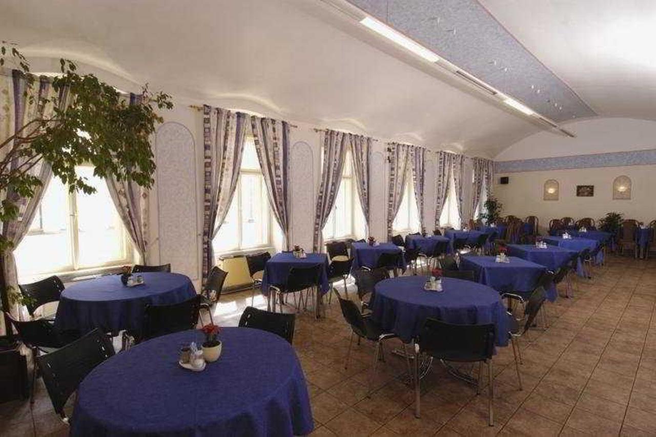 Hostel Junior Praga Exterior foto